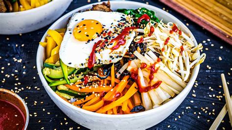  Bibimbap ¡Una explosión de sabores coreanos que bailan en tu paladar!